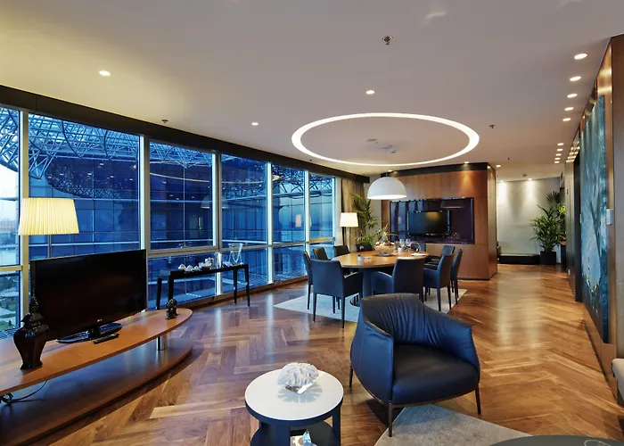 Отель Doubletree By Hilton - Moda