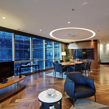 Ξενοδοχείο Doubletree By Hilton - Moda
