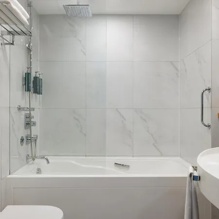 Doubletree By Hilton - Moda