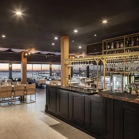 Doubletree By Hilton - Moda Otel