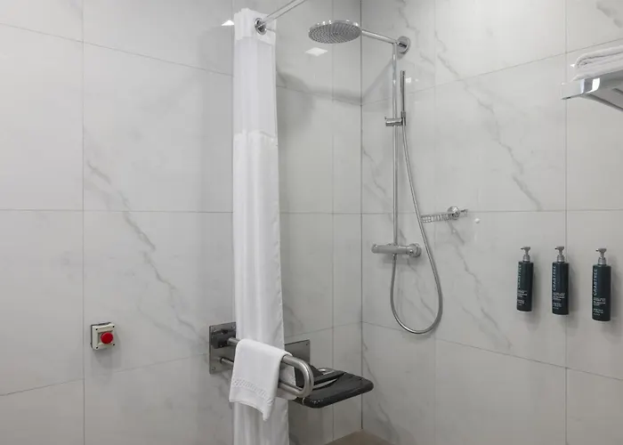 دبل ترى باي هيلتون إسطنبول - مودا 5*